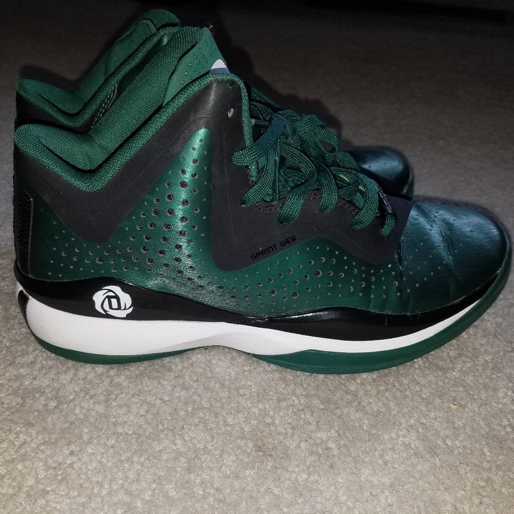 D Rose basketball shoes